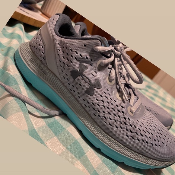 Gym sneakers - Picture 1 of 4